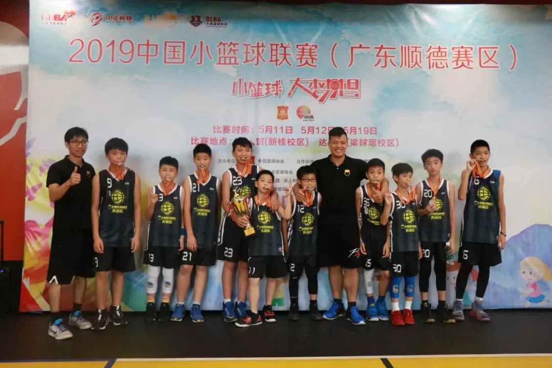 职业球员如何通过联赛提升竞技水平_2